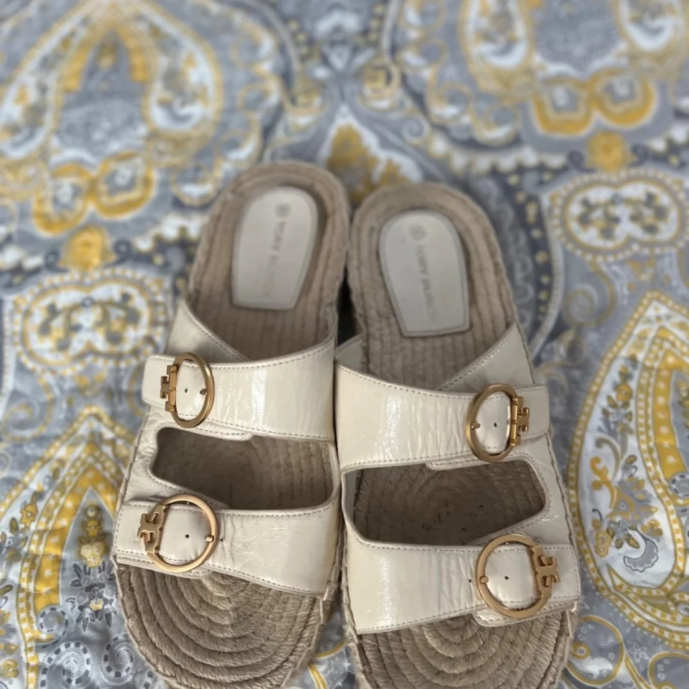 Sandals - Picture 7 of 7